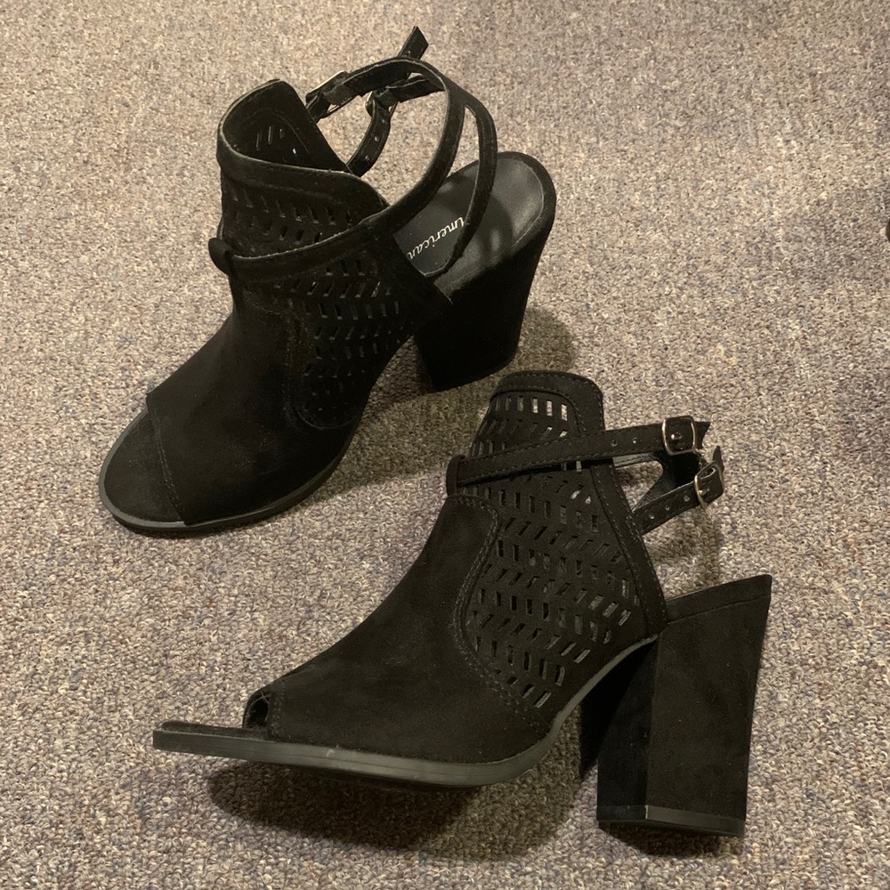 American Eagle bootie heels
